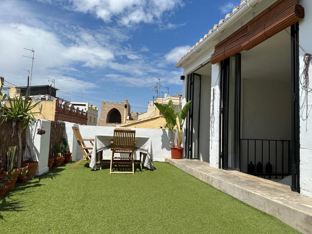 Serranos Valencia Exterior foto